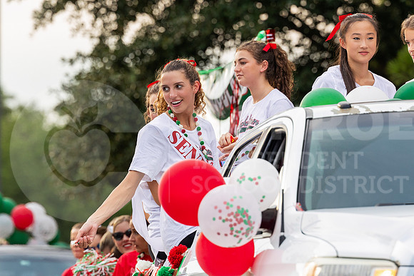 230927 Red and Green Parade - Taryn Farsnworth-84