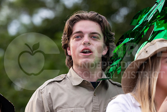 230927 Red and Green Parade - Taryn Farsnworth-89