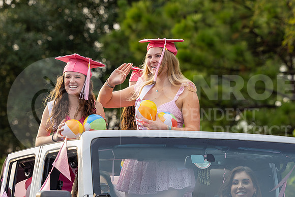230927 Red and Green Parade - Taryn Farsnworth-111