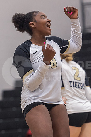 241015 Grand Oaks vs CHS VB - Isabella Todd-64