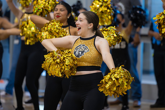250808 CHS (Peet) Feeder Pep Rally-116