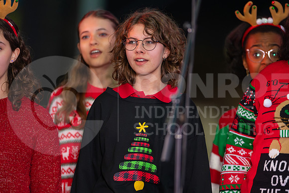 241205 Holly Jolly Jingle-92