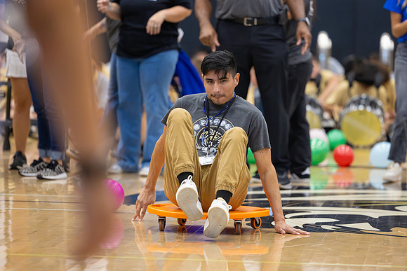 250808 CHS (Peet) Feeder Pep Rally-85