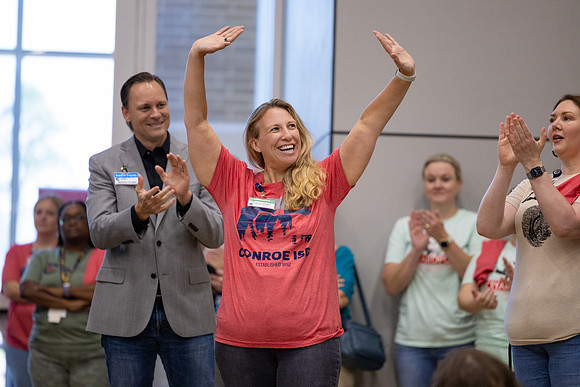 240809 Conroe Feeder Assembly-105