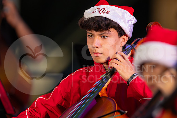241205 Holly Jolly Jingle-34