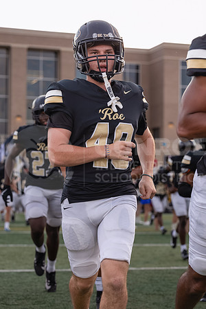 240830 Elsik vs CHS Football - Ainsley Stewart-28