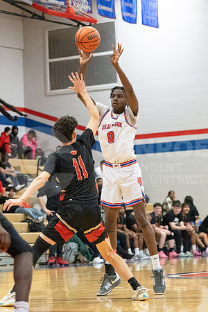 250108 CCHS vs ORHS Boys Basketball - Emma Warzon-39