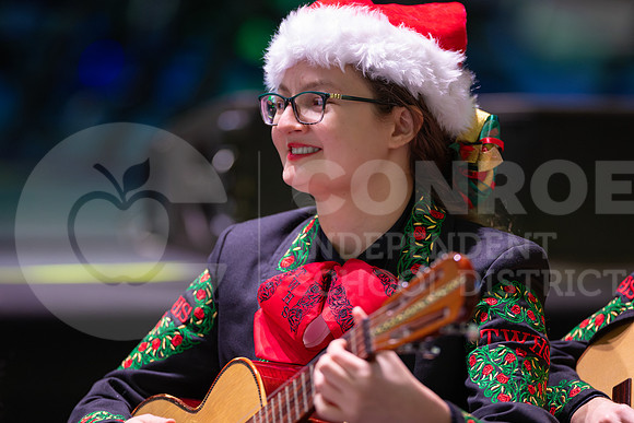 241205 Holly Jolly Jingle-55