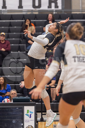 241015 Grand Oaks vs CHS VB - Isabella Todd-28
