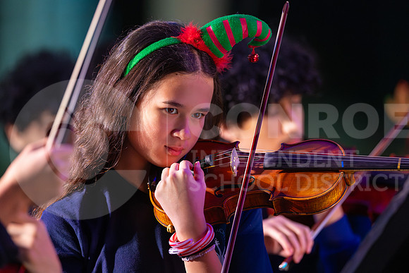 241205 Holly Jolly Jingle-117