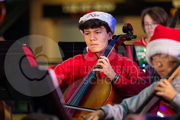 241205 Holly Jolly Jingle-35