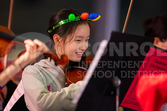 241205 Holly Jolly Jingle-33