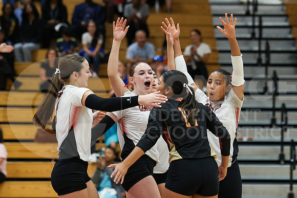 241029 CCHS vs GOHS VB - Bryant Benitez-33