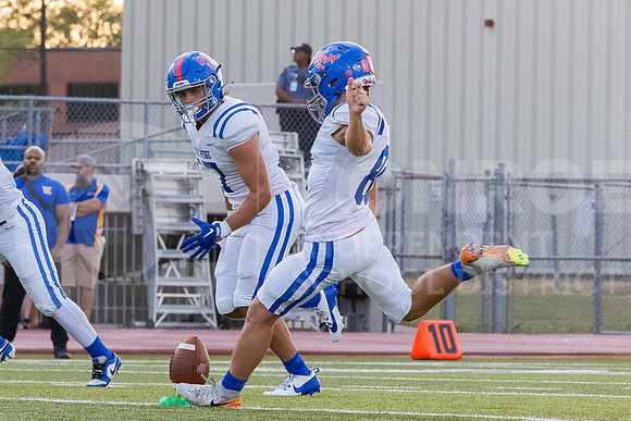 240829 ORHS vs Klein Football - Emma Warzon-25