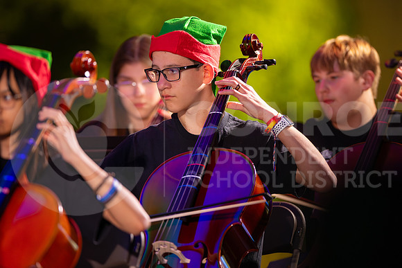 241205 Holly Jolly Jingle-81