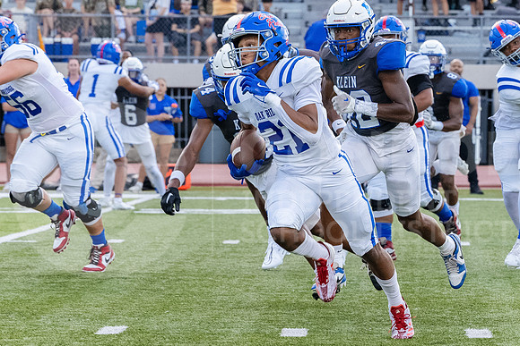 240829 ORHS vs Klein Football - Emma Warzon-21
