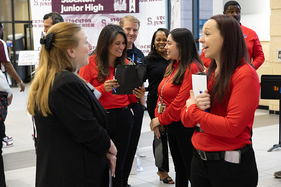 5Y2A3329 Job Fair-61