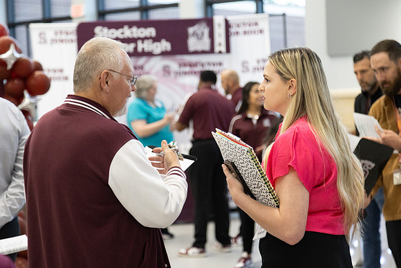 5Y2A3330 Job Fair-62